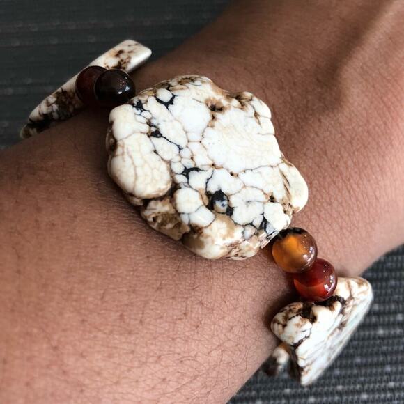 Handmade Jewelry - 🎊H•P🎊 White Turquoise & Brown Jade Bracelet